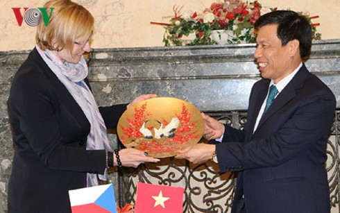 Vietnam, Czech Republic boost tourism cooperation - ảnh 2